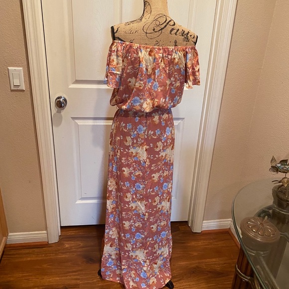 ❌SOLD OUT❌Hi low floral print off shoulder dress - Picture 2 of 7